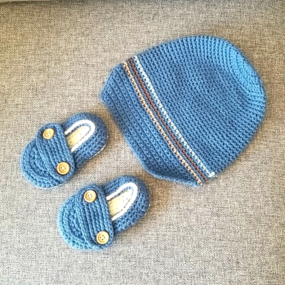 ⭐HOST PICK! ⭐ NWOT Crochet Hat & Booties